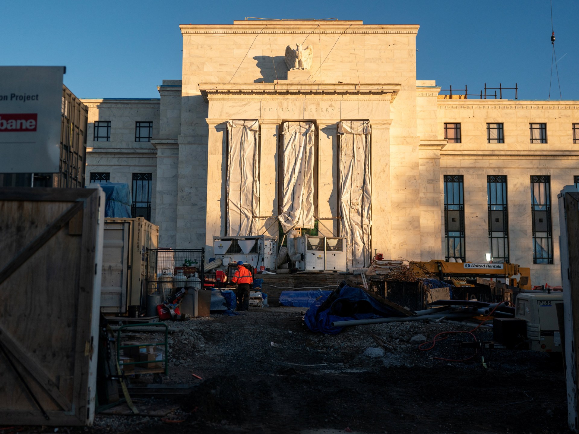 US Federal Reserve holds interest rates steady despite political pressure | Business and Economy News US Federal Reserve holds interest rates steady despite political pressure | Business and Economy News
