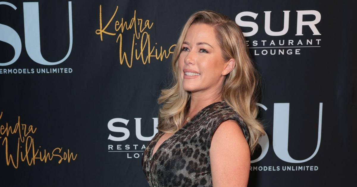 Kendra Wilkinson Shares Her Own Negative Experiences With Mom Groups Kendra Wilkinson Shares Her Own Negative Experiences With Mom Groups