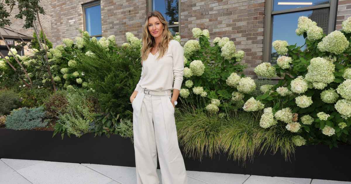 Gisele Bundchen’s Off-Duty Loafer Style Is on Amazon for $46 Gisele Bundchen’s Off-Duty Loafer Style Is on Amazon for $46