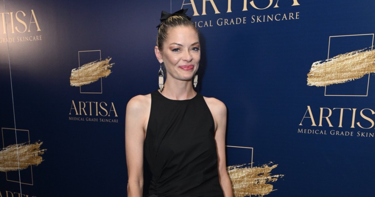 Jaime King Rep Addresses Reports She Cozied Up to Man Who Isn’t Her Fiance Jaime King Rep Addresses Reports She Cozied Up to Man Who Isn’t Her Fiance
