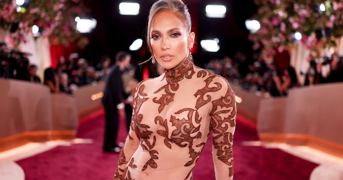 Jennifer Lopez’s $70K Bag Has a $45 Twin Hiding on Amazon Jennifer Lopez’s $70K Bag Has a $45 Twin Hiding on Amazon