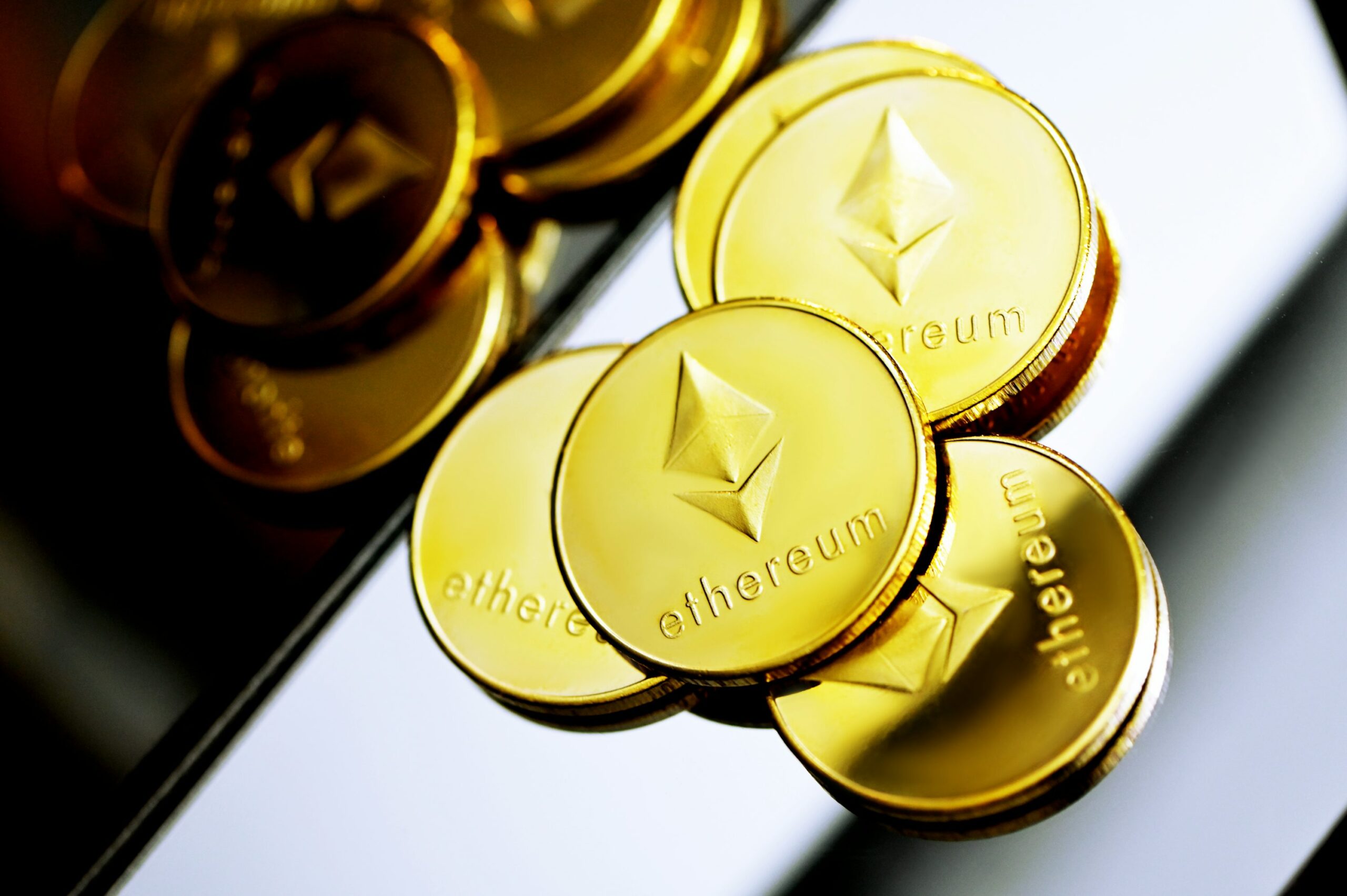 Trump-Backed WLFI Snaps Up 2,868 ETH, Sells $8M WBTC Trump-Backed WLFI Snaps Up 2,868 ETH, Sells $8M WBTC