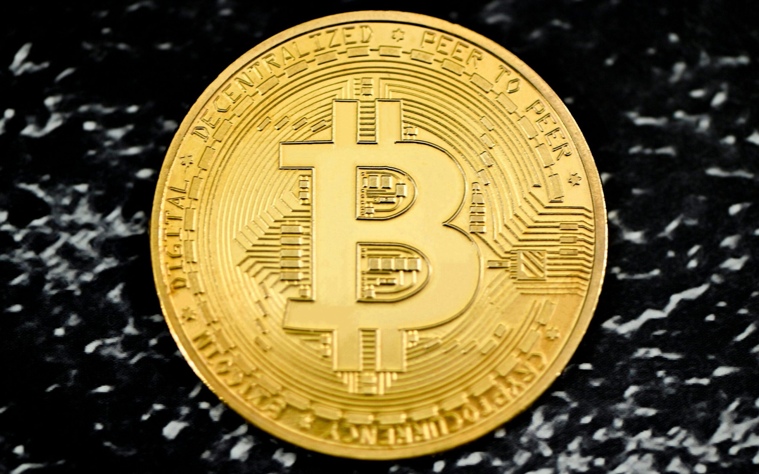 Bitcoin Could Be Setting Up A Comeback Vs. Gold, Analyst Suggests Bitcoin Could Be Setting Up A Comeback Vs. Gold, Analyst Suggests