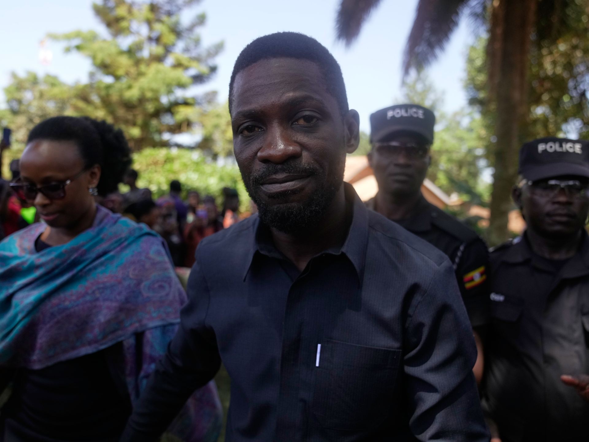 Uganda’s Bobi Wine taken to unknown location in army helicopter, party says | Elections News Uganda’s Bobi Wine taken to unknown location in army helicopter, party says | Elections News
