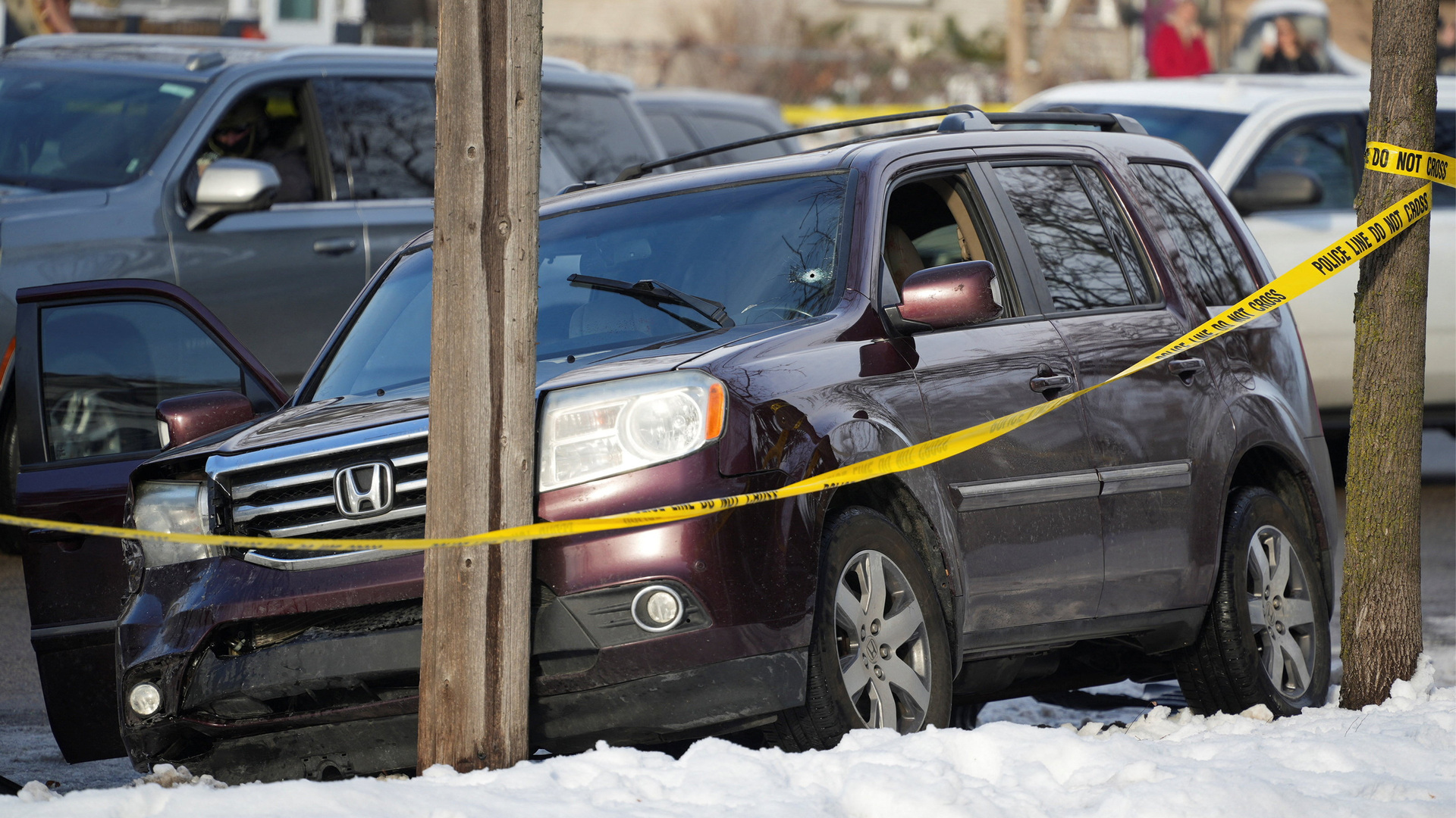 ICE agent fatally shoots woman during Minneapolis immigration raid | Donald Trump ICE agent fatally shoots woman during Minneapolis immigration raid | Donald Trump