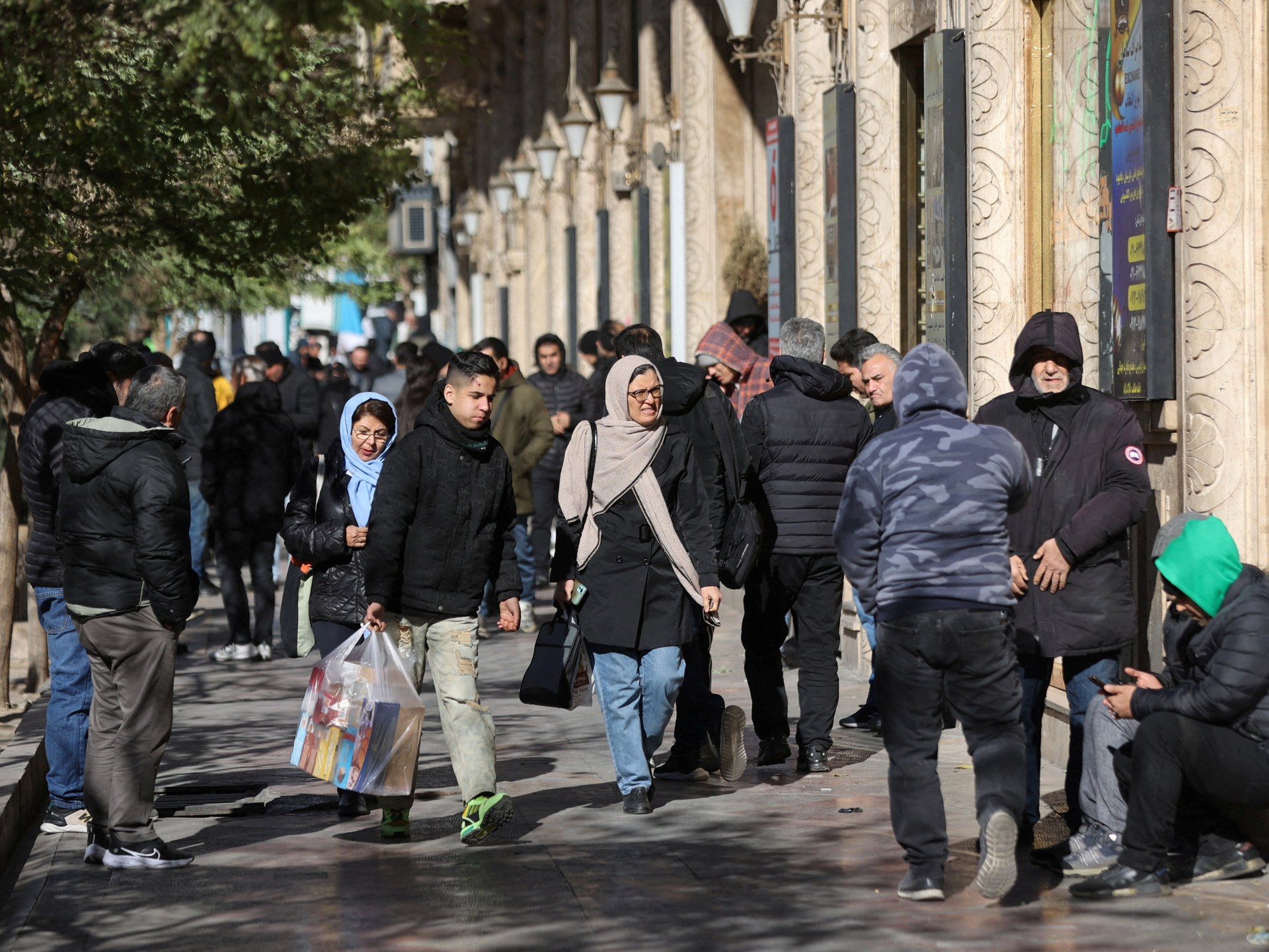 Sporadic protests in Tehran as clashes reported in Iran’s west | Protests News Sporadic protests in Tehran as clashes reported in Iran’s west | Protests News