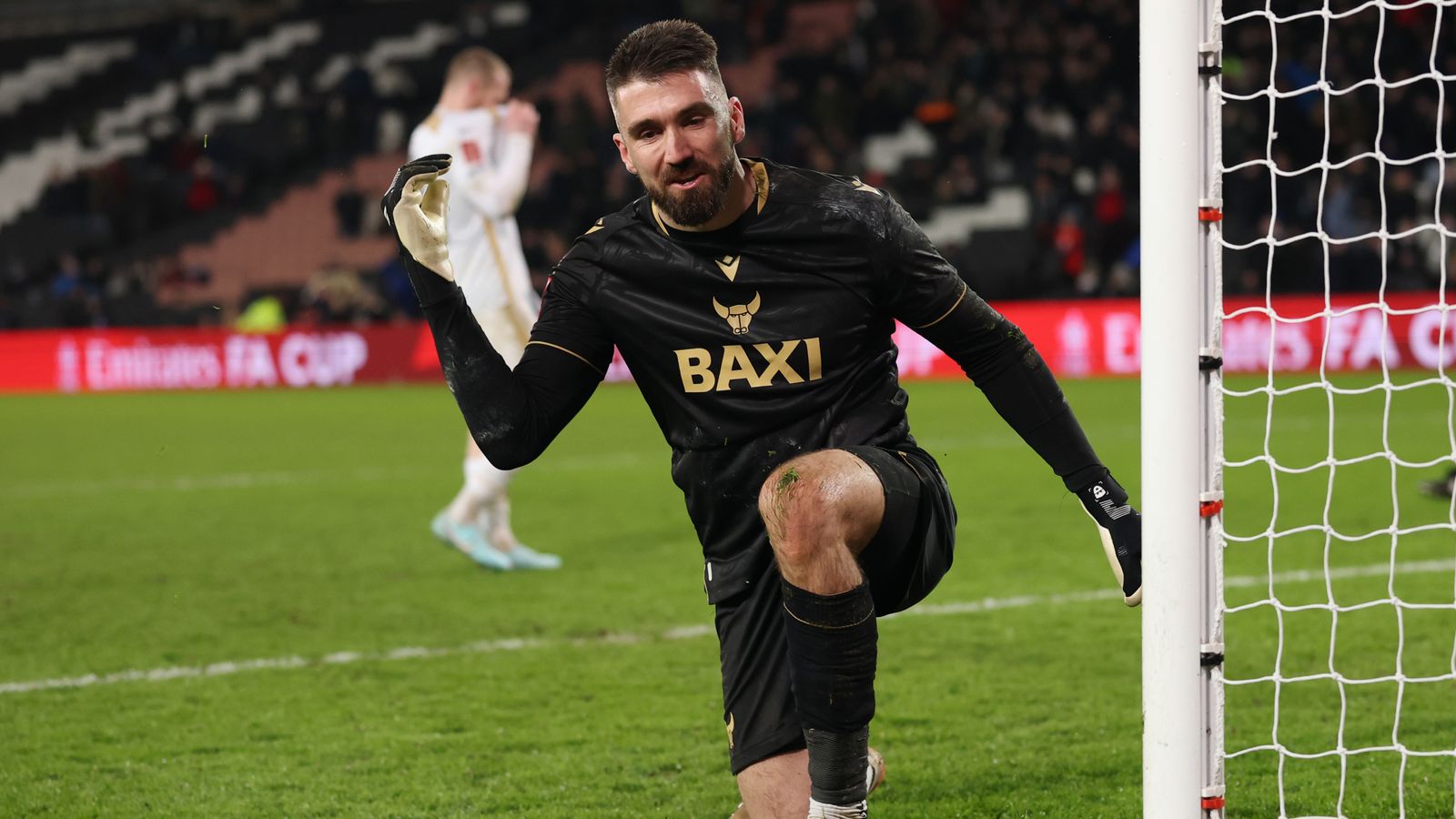 FA Cup third round: Oxford beat MK Dons on penalties in front of new manager Matt Bloomfield as Wigan and Port Vale book fourth-round spots | Football News