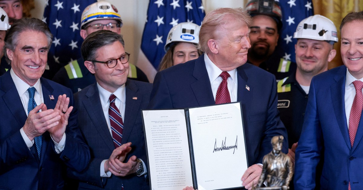 Trump orders Pentagon to buy electricity generated by coal | Donald Trump News Trump orders Pentagon to buy electricity generated by coal | Donald Trump News