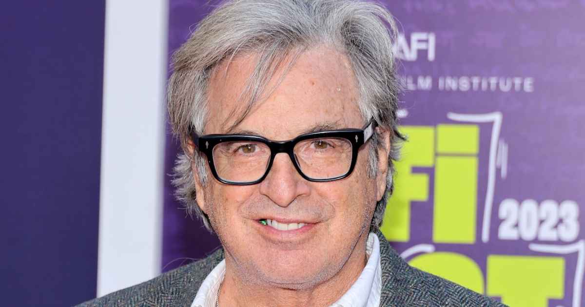 Robert Carradine Dead: Lizzie McGuire Star Dies at 71 After Bipolar Battle Robert Carradine Dead: Lizzie McGuire Star Dies at 71 After Bipolar Battle