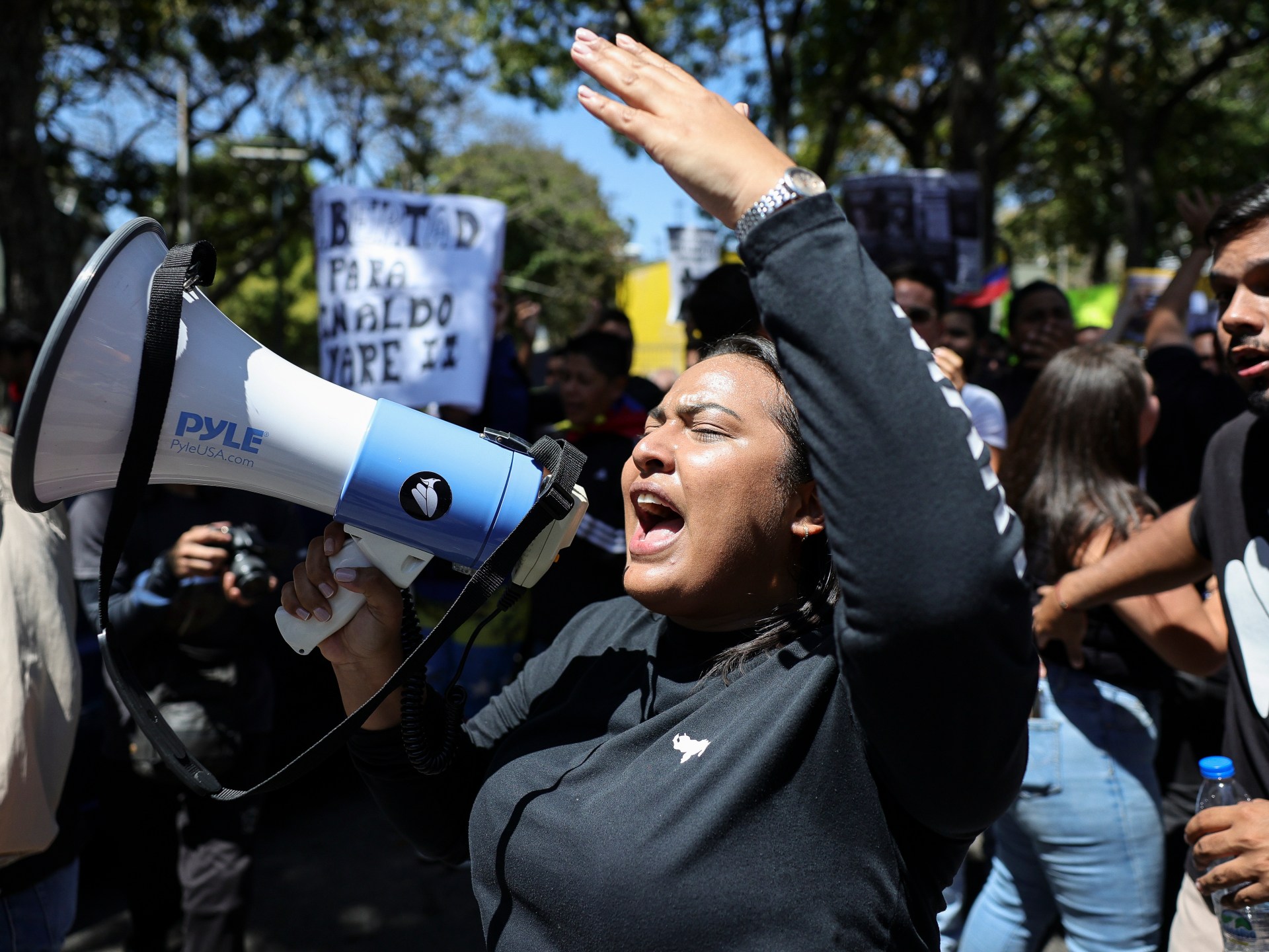 Protesters march in Venezuela as National Assembly weighs amnesty bill | Donald Trump News Protesters march in Venezuela as National Assembly weighs amnesty bill | Donald Trump News