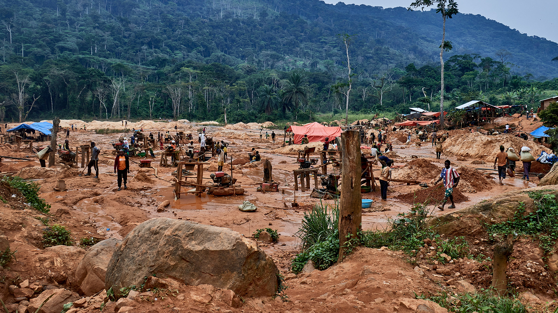 Survivor of deadly mine collapse in DR Congo recounts rescue | Mining Survivor of deadly mine collapse in DR Congo recounts rescue | Mining